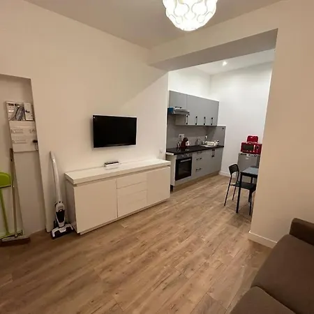 Coeur Du Vieux Nice, Superbe Studio Refait A Neuf *